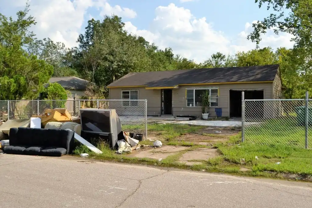 Estate Cleanout Solutions That Make Cleanup Easier